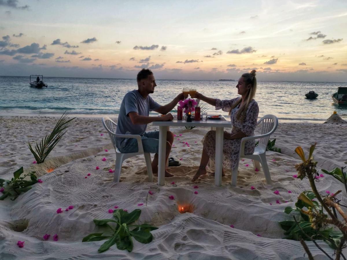 Ukulhas Villa Beach Hotel Екстер'єр фото