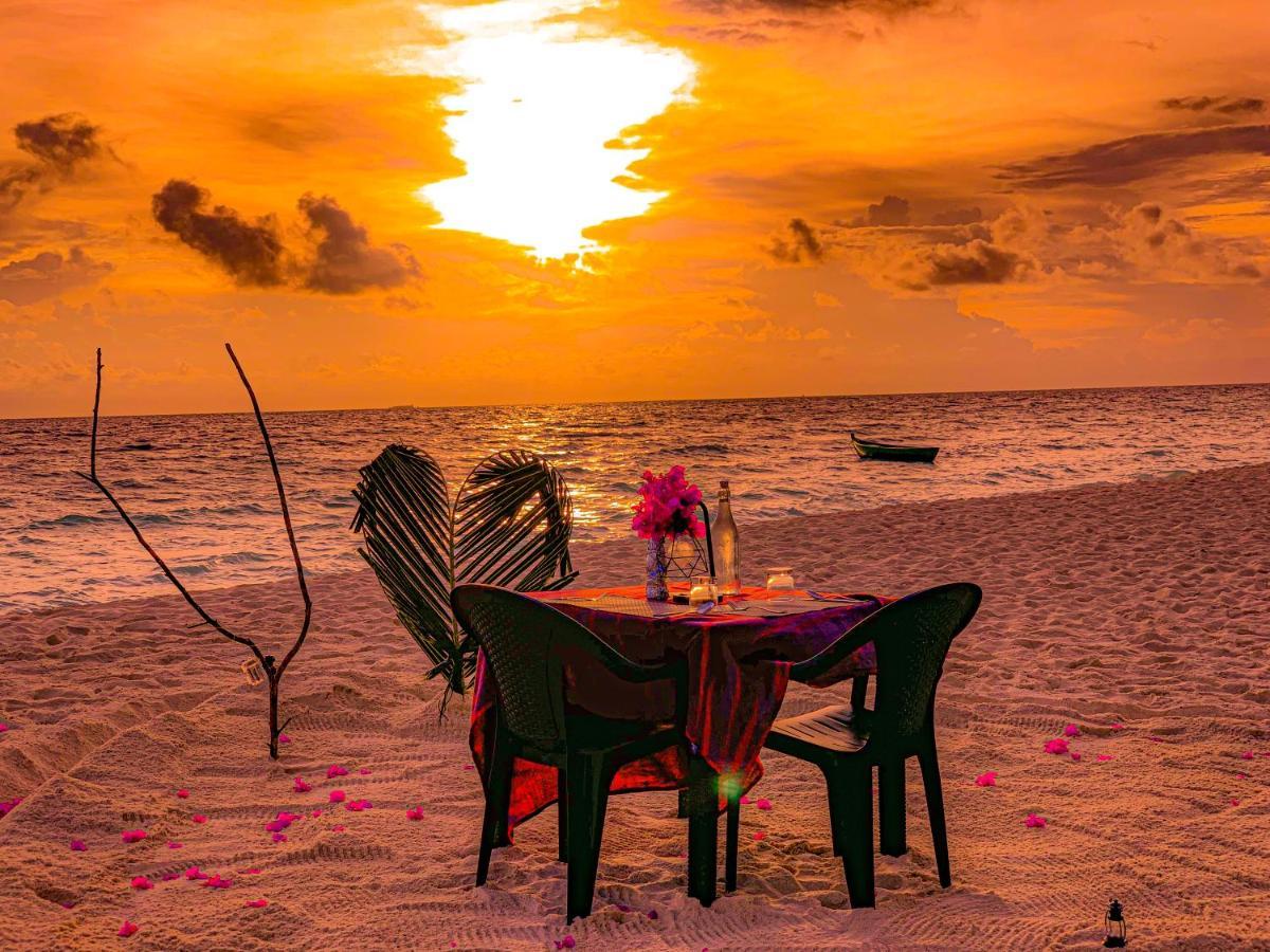 Ukulhas Villa Beach Hotel Екстер'єр фото