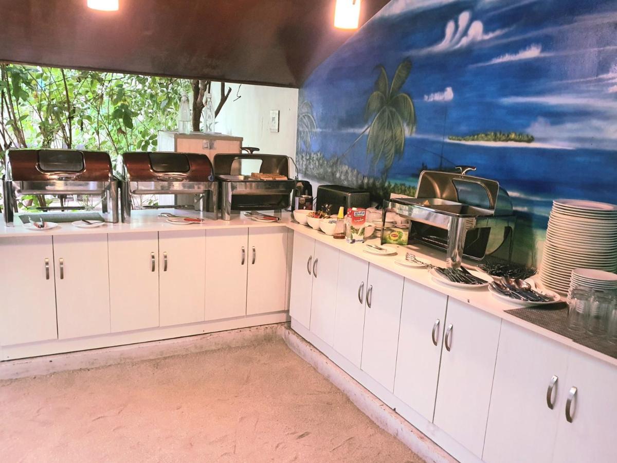 Ukulhas Villa Beach Hotel Екстер'єр фото
